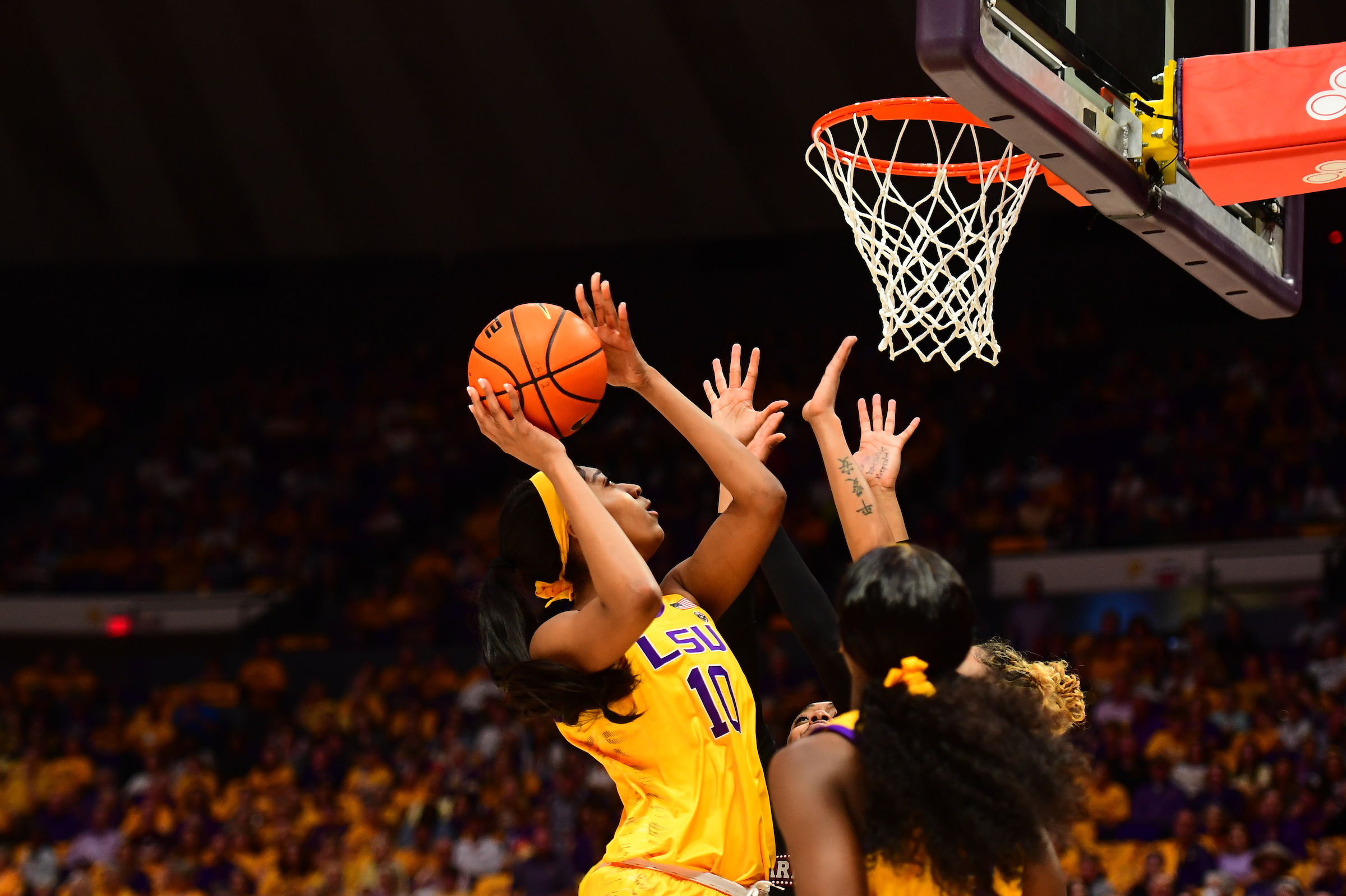 Angel Reese inside vs. Miss. State