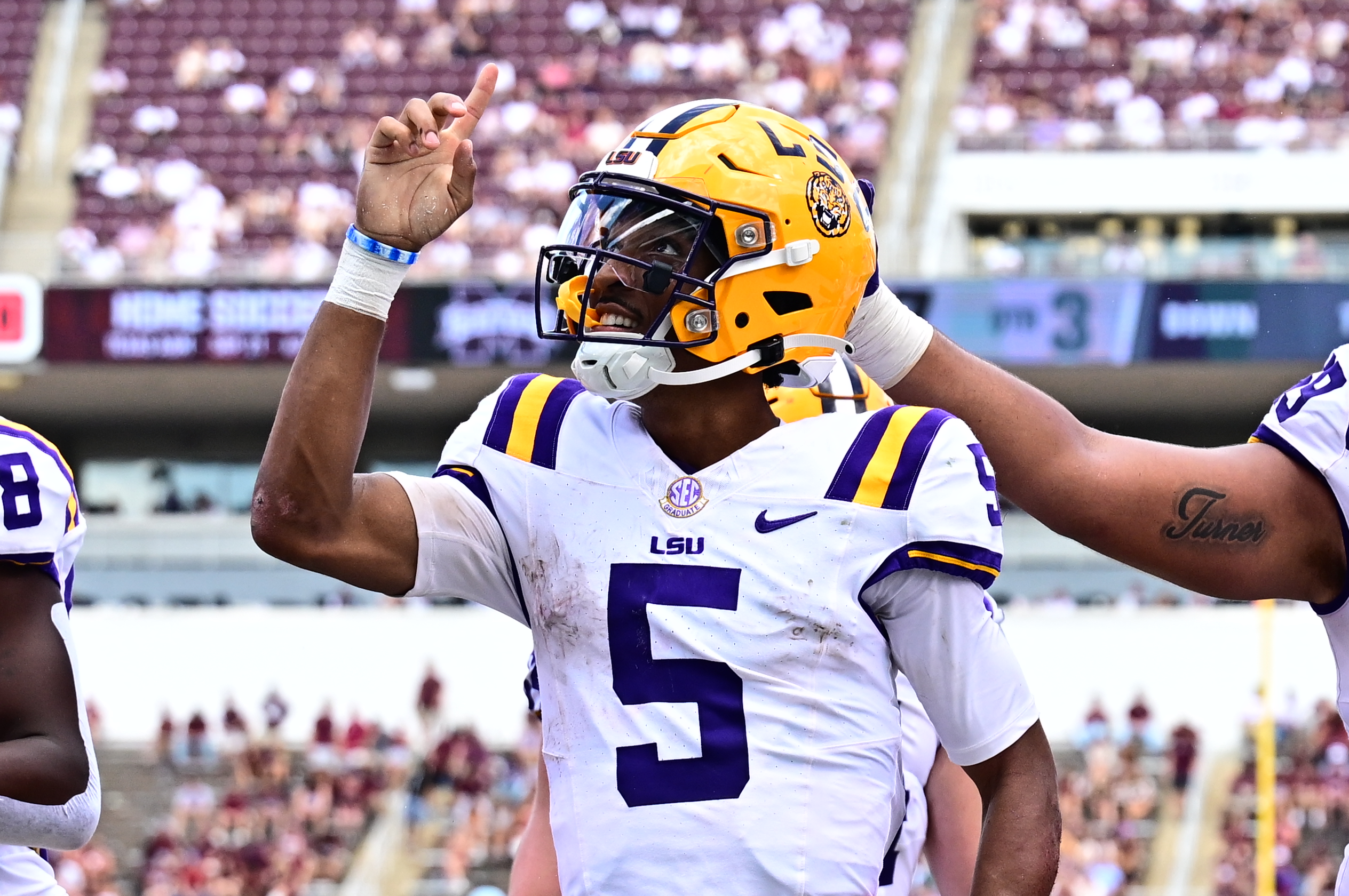 Small steps: LSU quarterback Jayden Daniels expected to return to practice  today in non-contact capacity – plus everything Brian Kelly and Billy  Napier in SEC teleconference call | Tiger Rag
