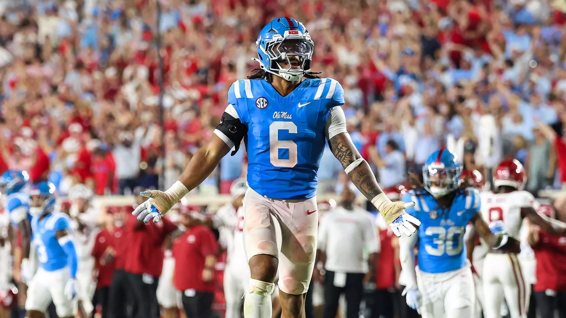 Lane Kiffin Brings In Ole Miss Starting LB TJ Dottery From Oxford