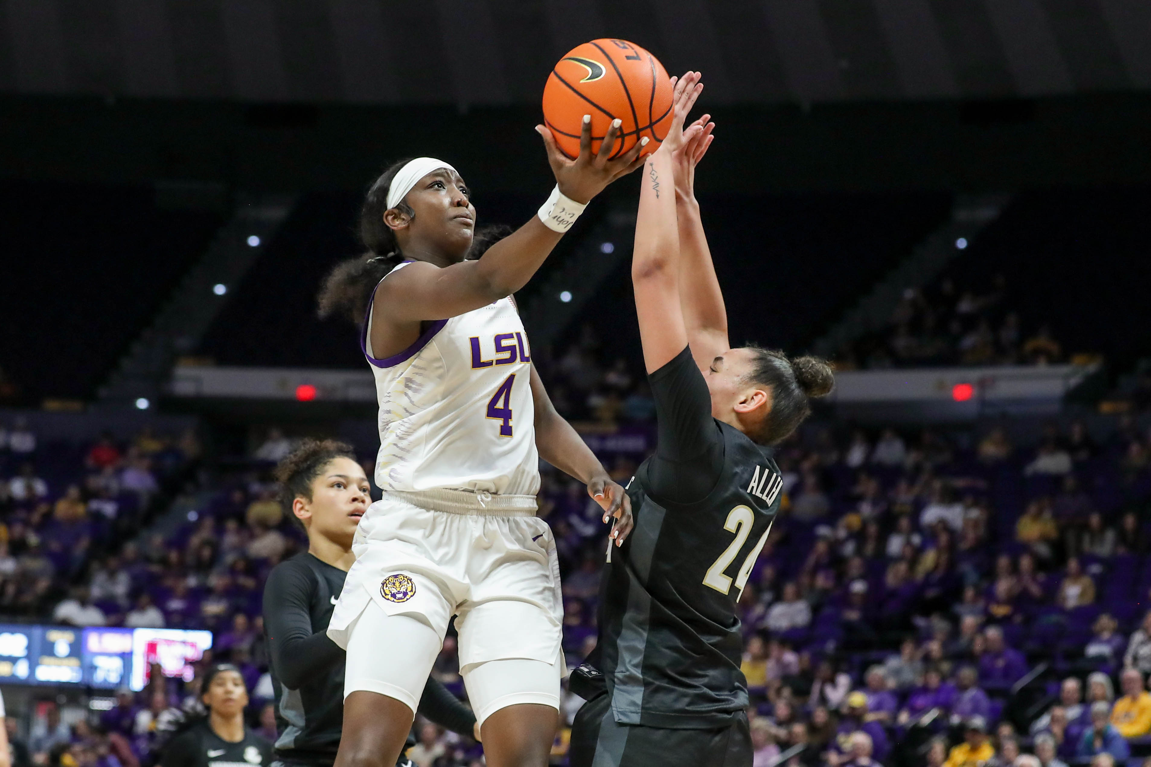 Flau'jae Johnson (4) with scoop vs. Vandy
