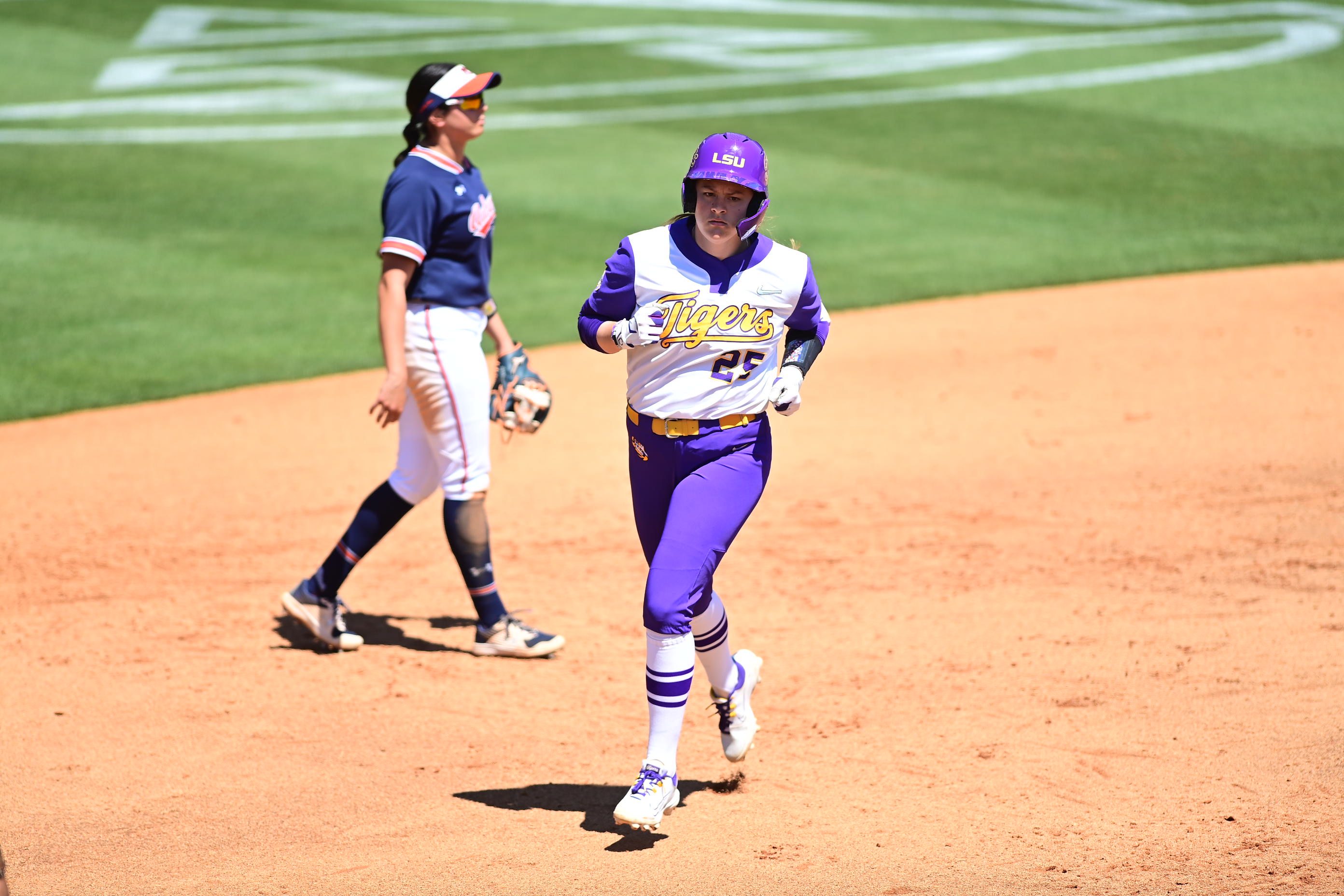 Georgia Clark rounds bases after HR vs Auburn