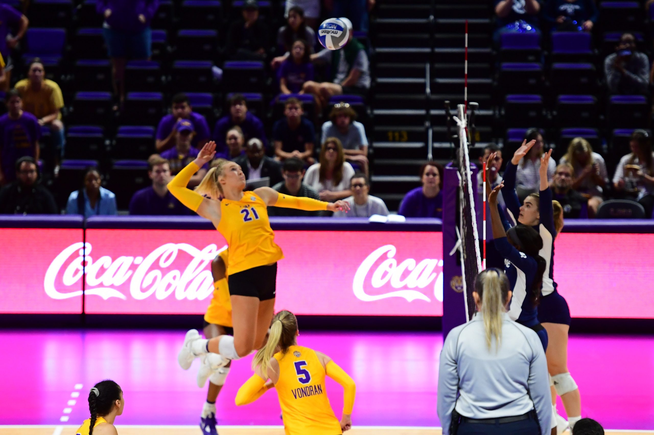 LSU volleyball unable to take advantage of late momentum, drops five ...