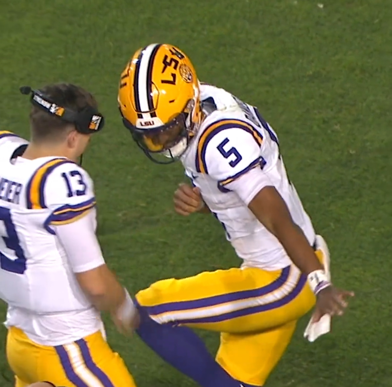 LSU’s Jayden Daniels selected one of 10 semifinalists for Walter Camp