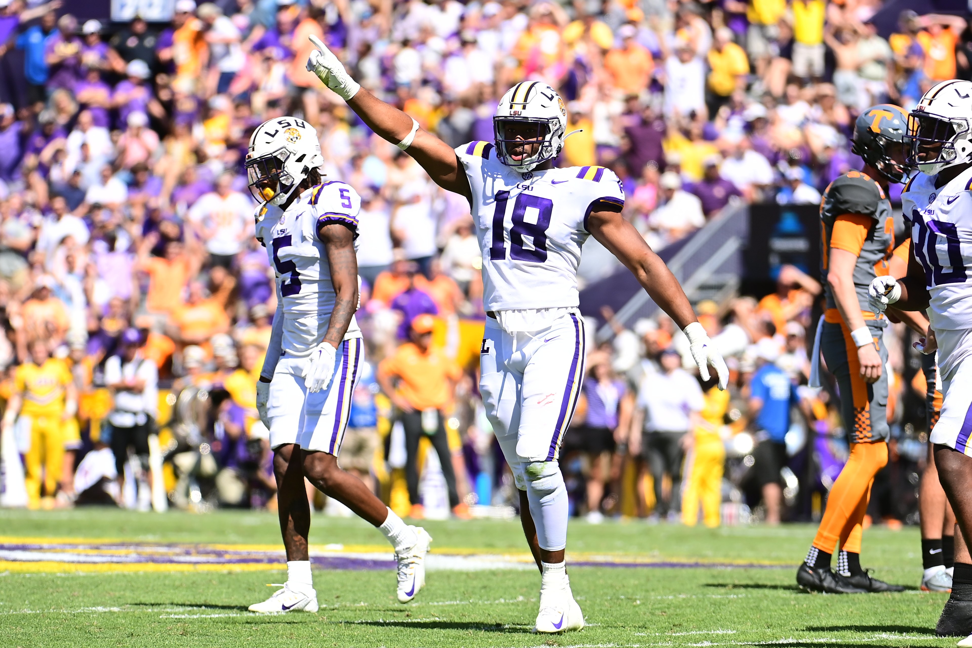 LSU DE BJ Ojulari