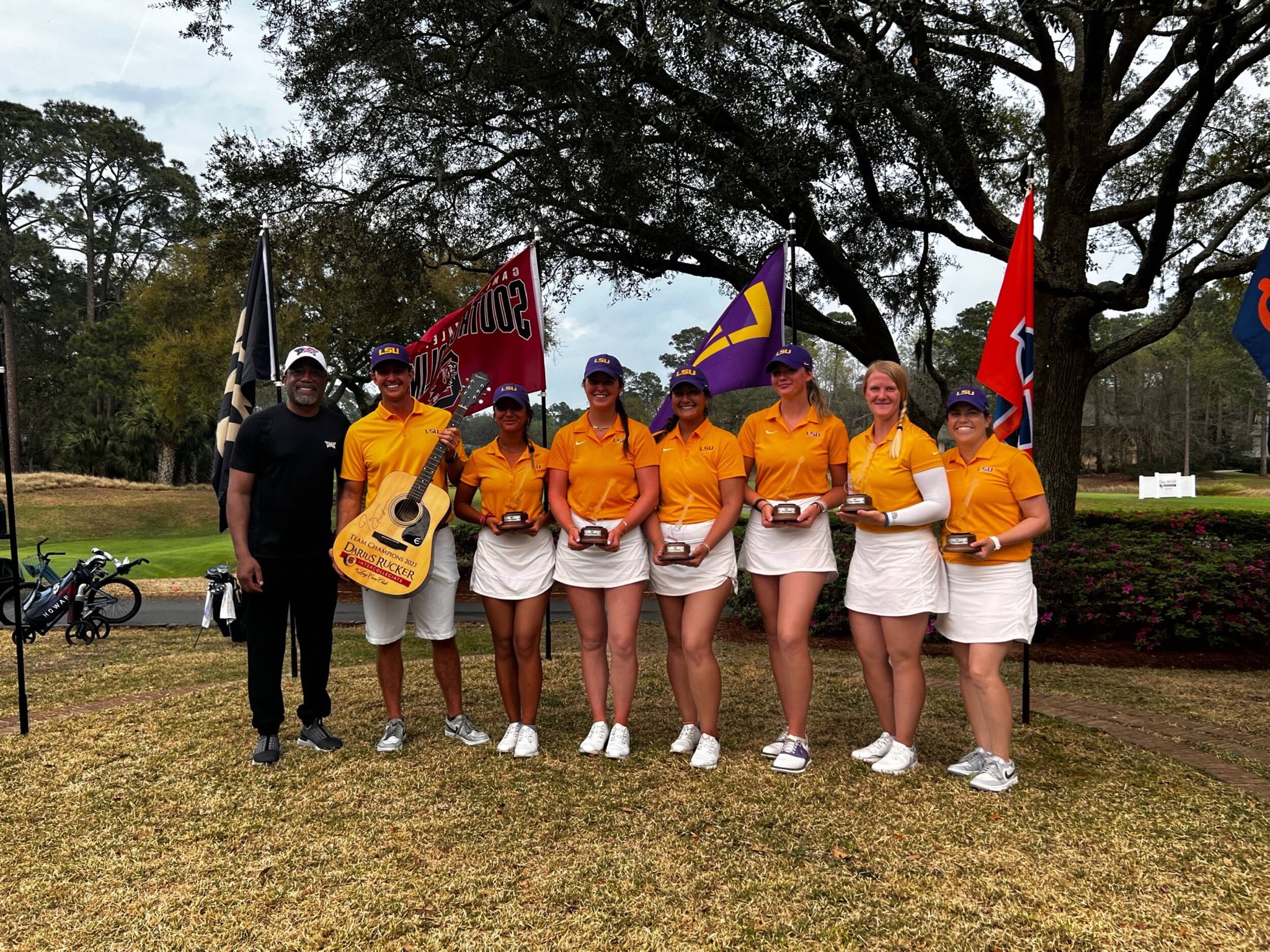 LSU women's golf team with Darius Rucker