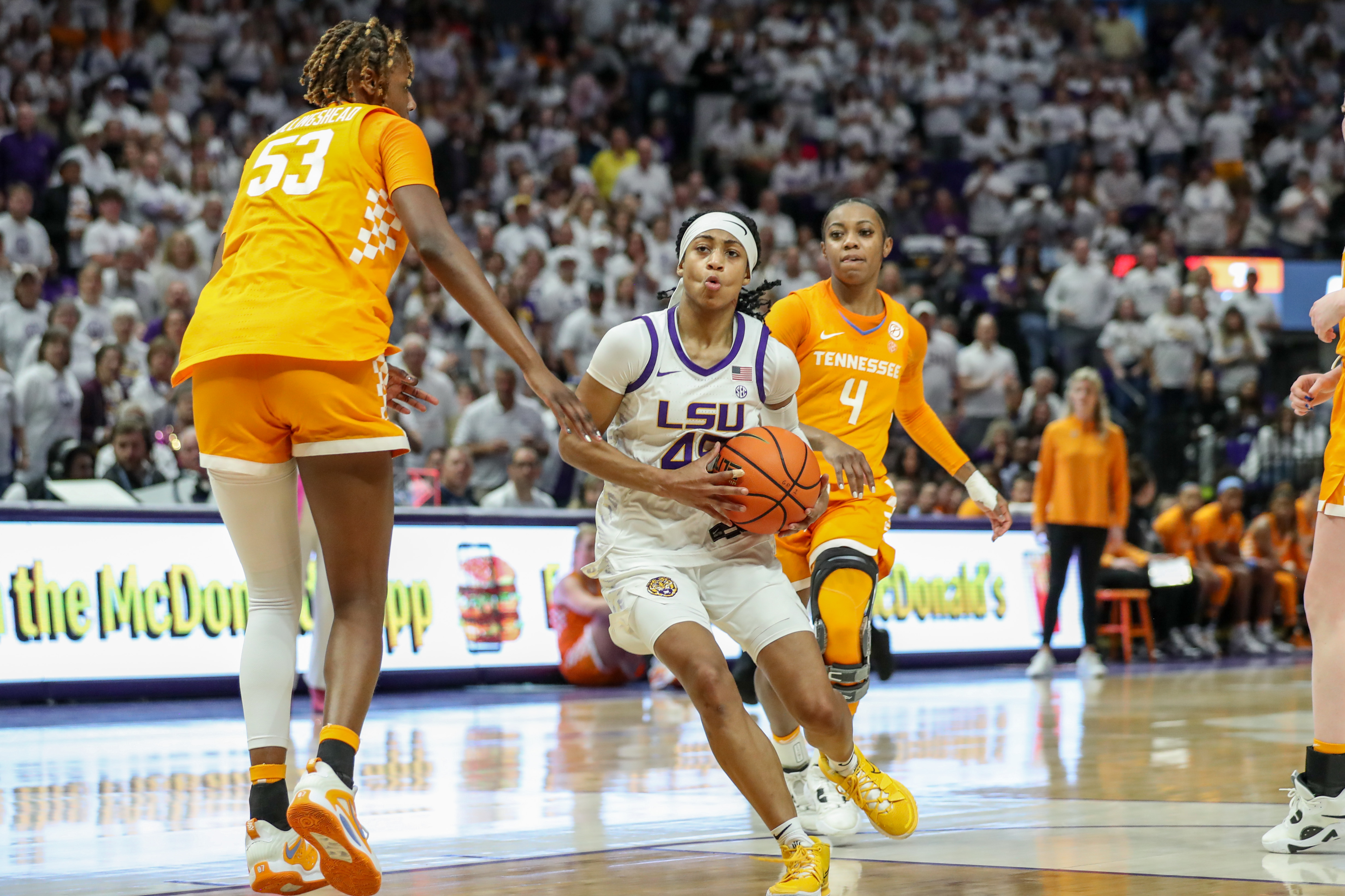 LSU's Alexis Morris (45) drives the lane vs. Tennessee
