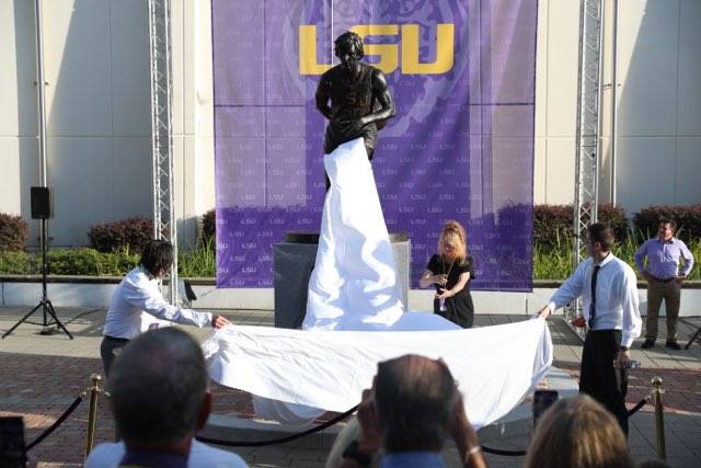 Labor of Love: Statue of showman Pistol Pete Maravich is personal for New  Jersey sculptor