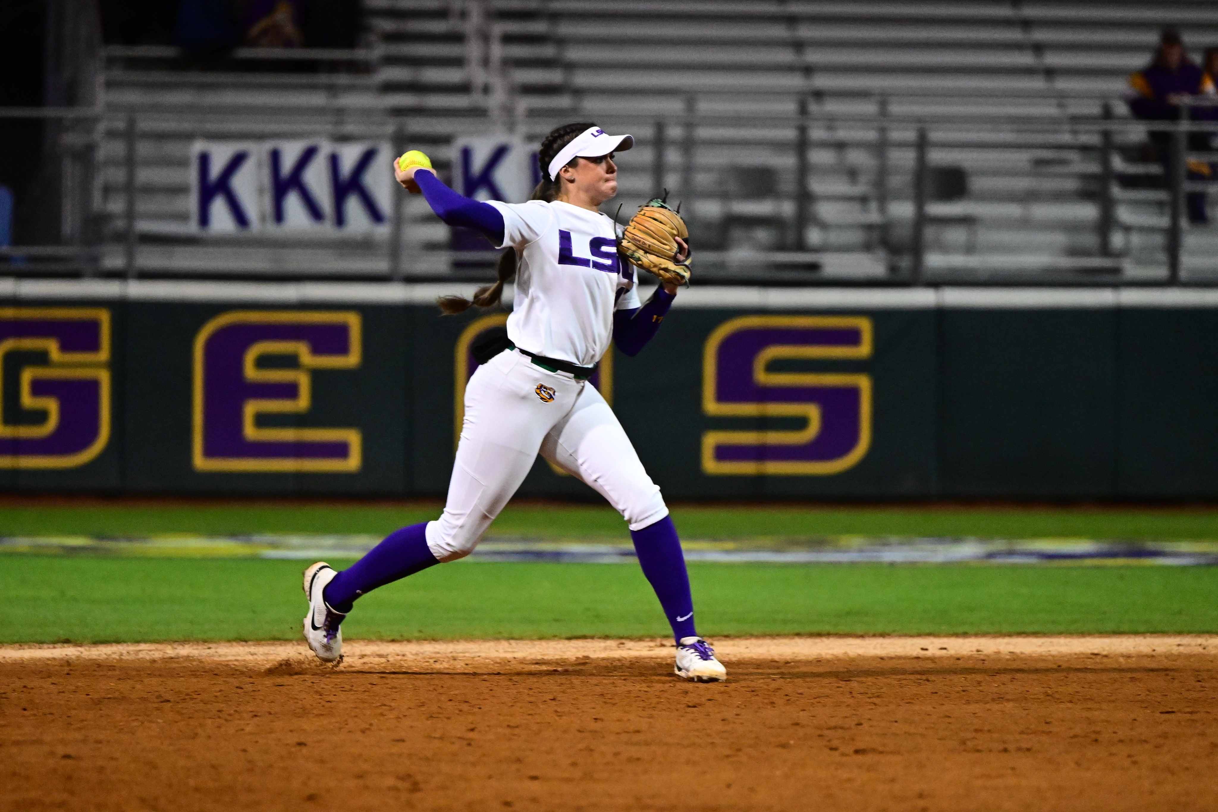 Taylor Pleasants makes play vs Tennessee