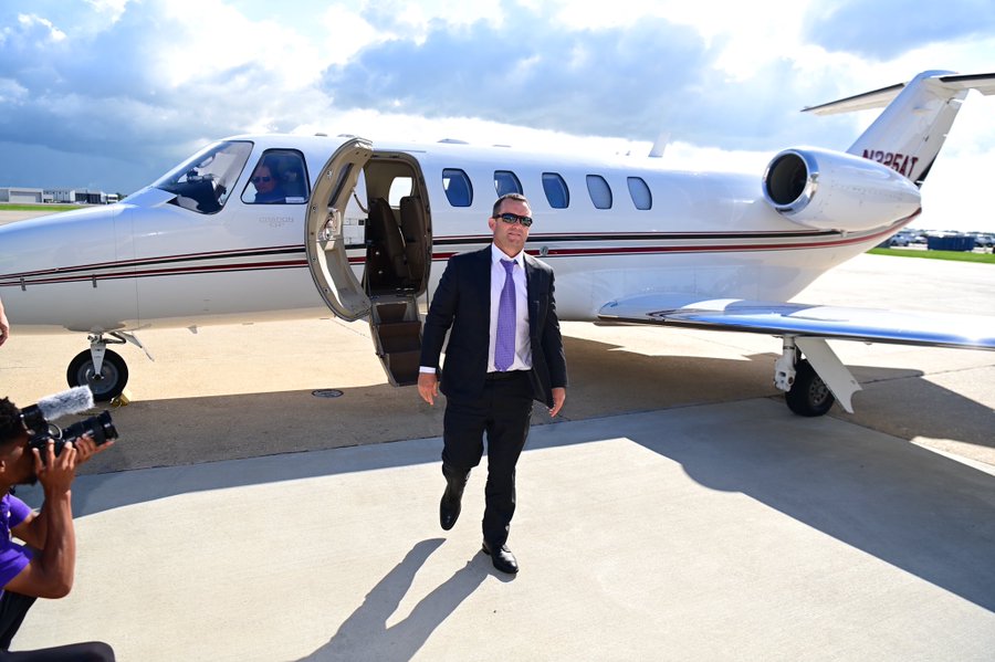 jay johnson arrives