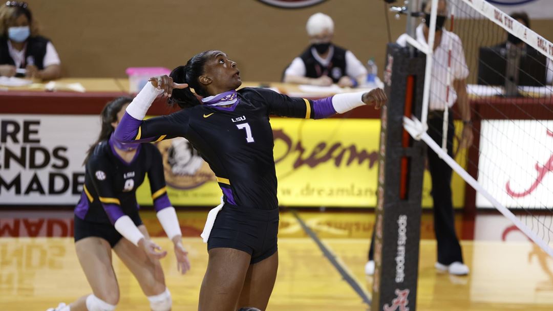 Michigan Places Three on Volleyball Magazine Fab 50 List